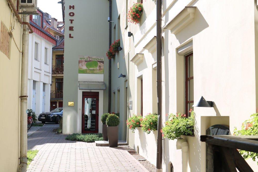 Apple Economy Hotel Kaunas Exterior foto